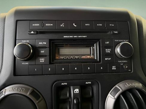 Used 2017 Jeep Wrangler Unlimited Sport AWD/4WD image 24