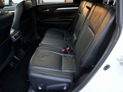 Used 2016 Toyota Highlander XLE image 13