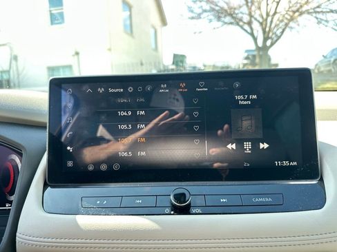 Used 2025 Nissan Rogue SL w/ SL Premium Package image 45