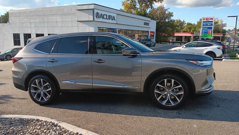 Used 2023 Acura MDX w/ Technology Package AWD/4WD image 7