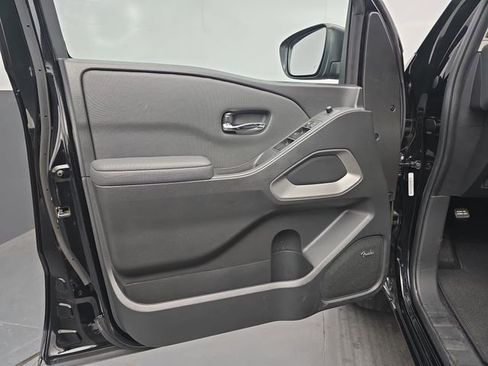 Used 2024 Nissan Frontier SV w/ Technology Package image 24