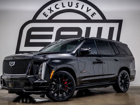 Used 2025 Cadillac Escalade V w/ LPO, ONYX Package image 1