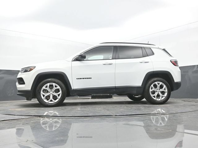 Used 2024 Jeep Compass Latitude AWD/4WD image 55
