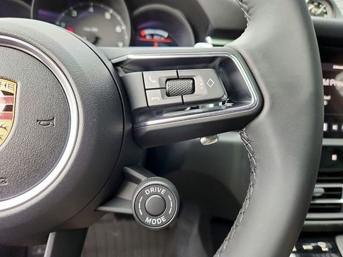 Certified 2026 Porsche Macan AWD/4WD image 30