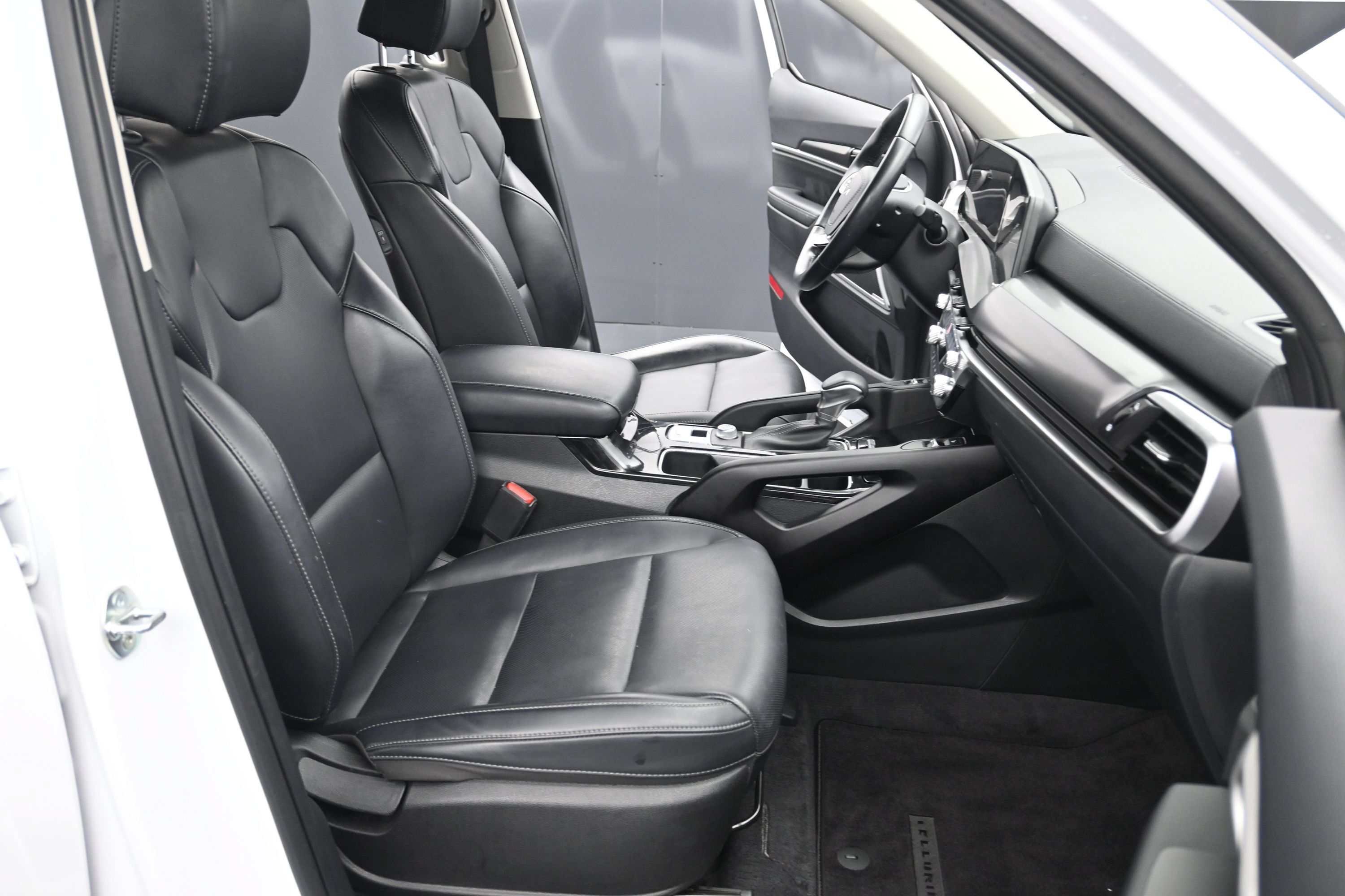 Used 2025 Kia Telluride S FWD image 25
