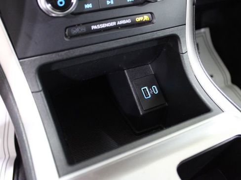 Used 2024 Ford Edge SEL image 49