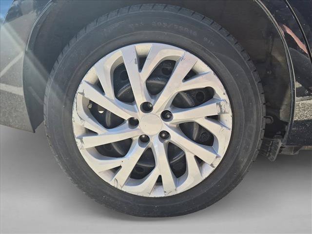 Used 2017 Toyota Corolla LE w/ Carpet Mat Package (TMS) FWD image 11