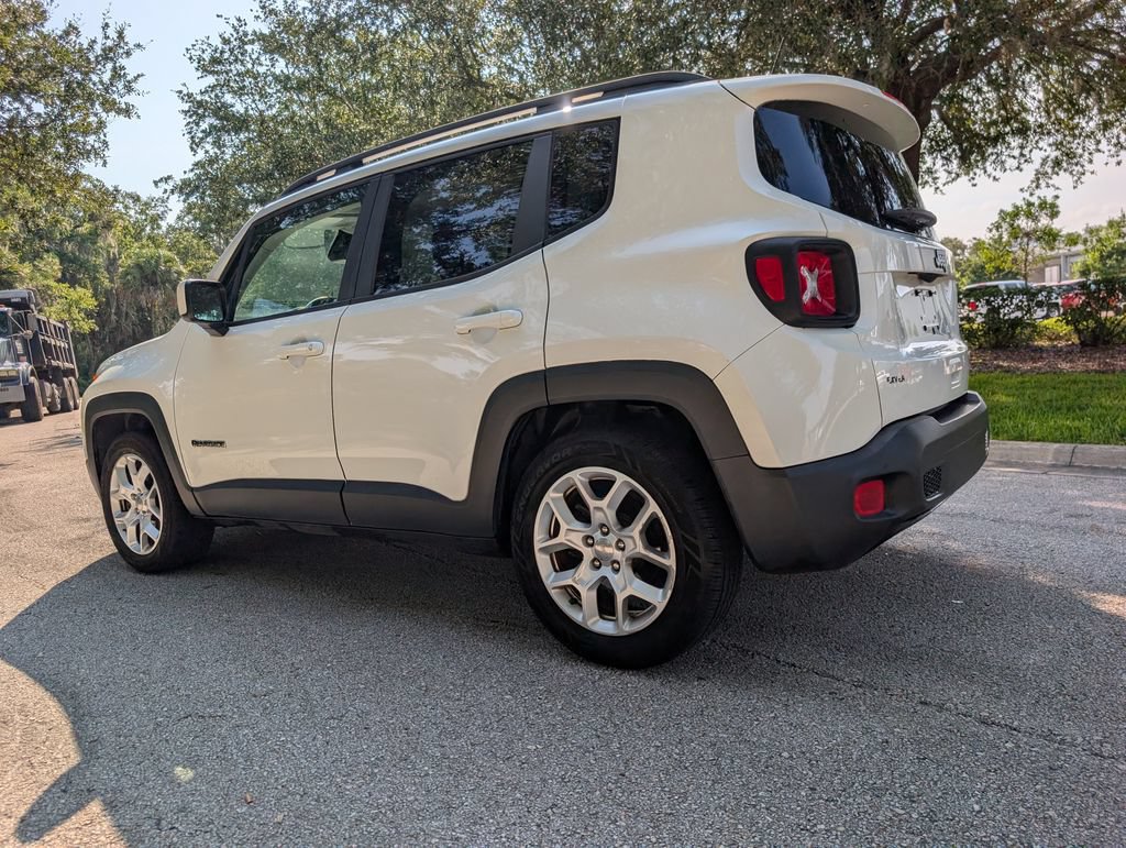 Used 2018 Jeep Renegade Latitude FWD image 5