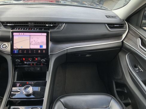 Used 2023 Jeep Grand Cherokee L Limited AWD/4WD image 70