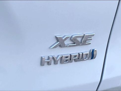 Used 2024 Toyota RAV4 XSE AWD/4WD image 10