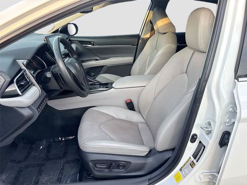 Used 2023 Toyota Camry XSE image 24