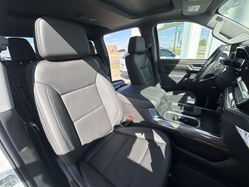 Used 2026 Chevrolet Silverado 1500 LT Trail Boss w/ LT Trail Boss Premium Package AWD/4WD image 15