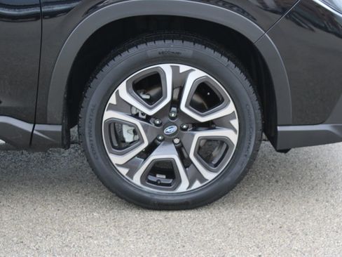 Used 2023 Subaru Ascent Limited image 29