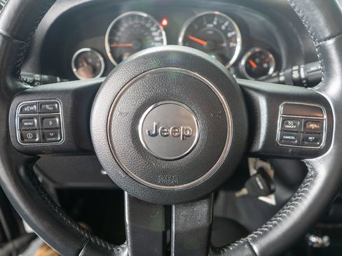 Used 2016 Jeep Wrangler Unlimited Sahara w/ Connectivity Group AWD/4WD image 14