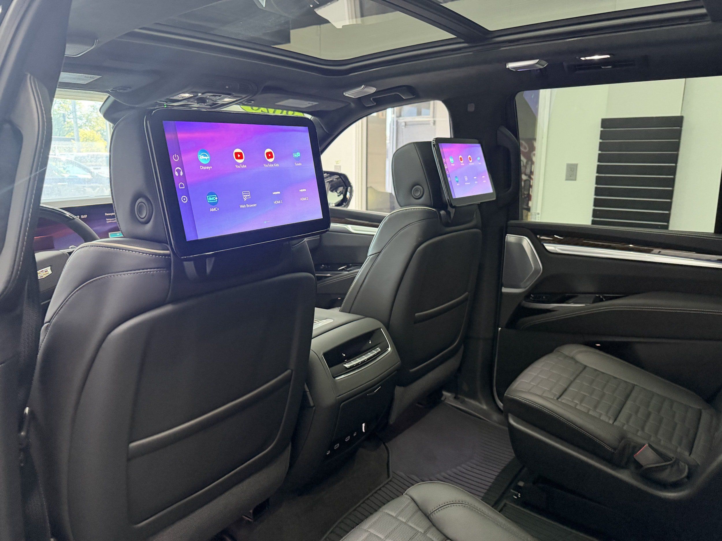 Used 2026 Cadillac Escalade Platinum Sport AWD/4WD image 5