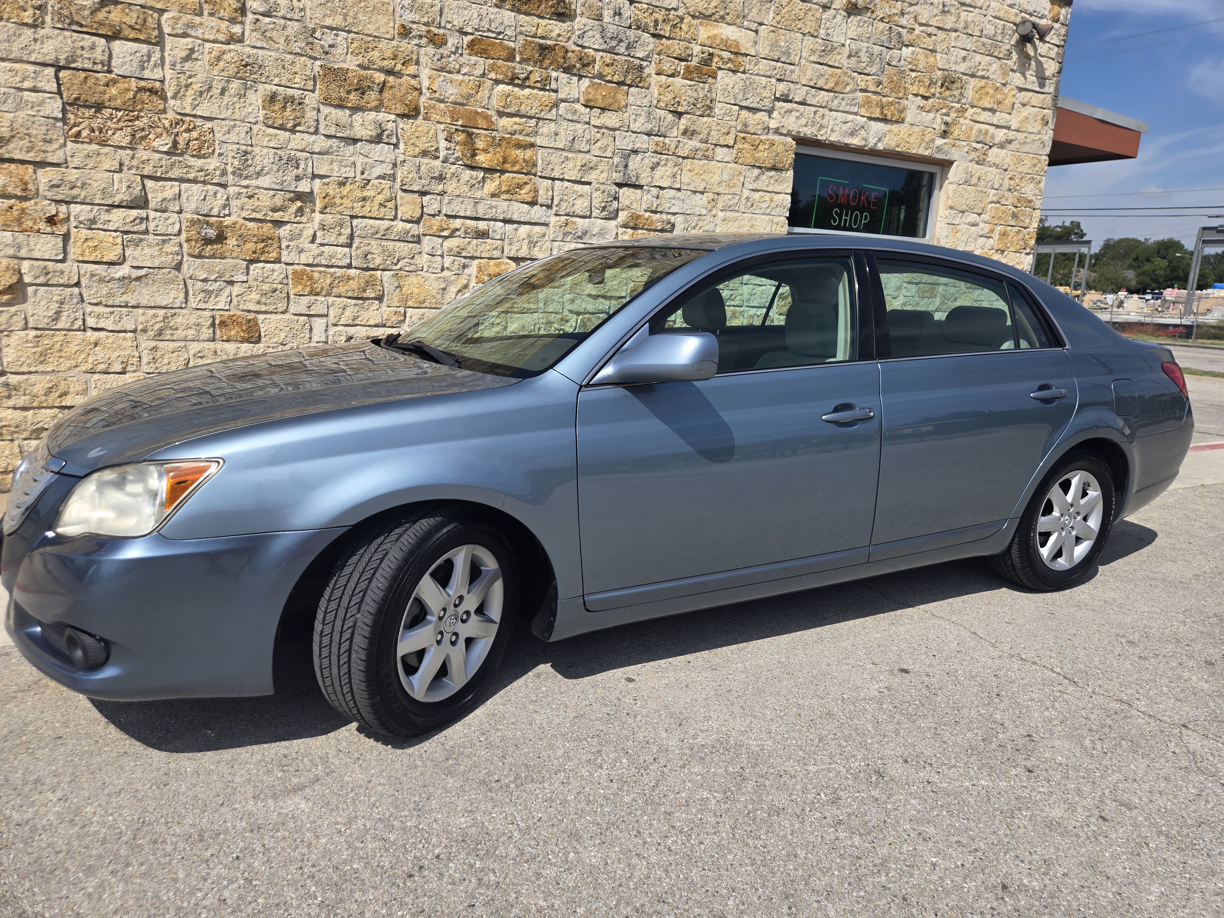 Used 2009 Toyota Avalon XL FWD image 2