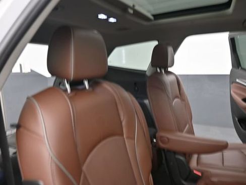 Used 2019 Buick Enclave Avenir w/ Avenir Technology Package AWD/4WD image 26