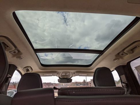 Certified 2024 Volvo XC90 T8 Ultimate w/ Lounge Package image 13