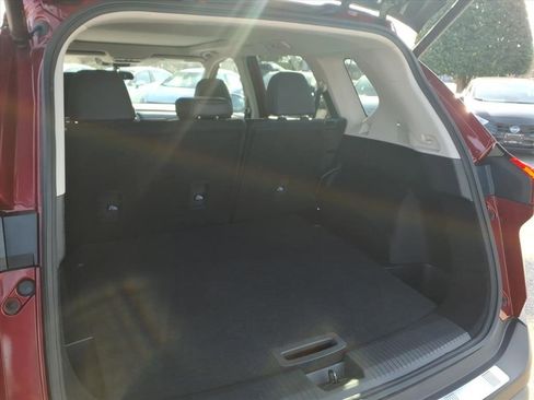 Used 2023 Nissan Rogue SV w/ SV Premium B Package image 24