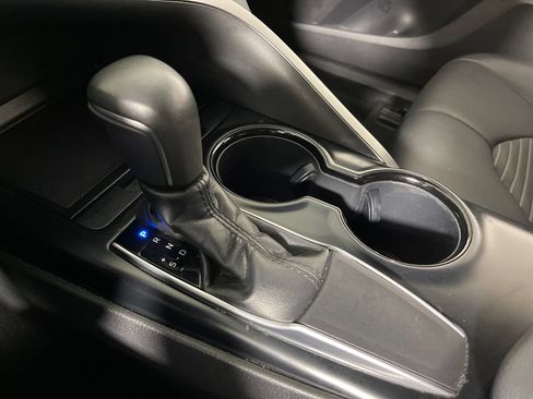Used 2018 Toyota Camry SE FWD image 24