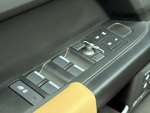 New 2026 Land Rover Defender 130 S AWD/4WD image 19