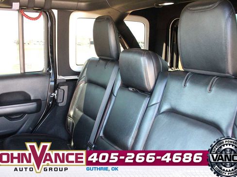 Used 2018 Jeep Wrangler Unlimited Rubicon image 24