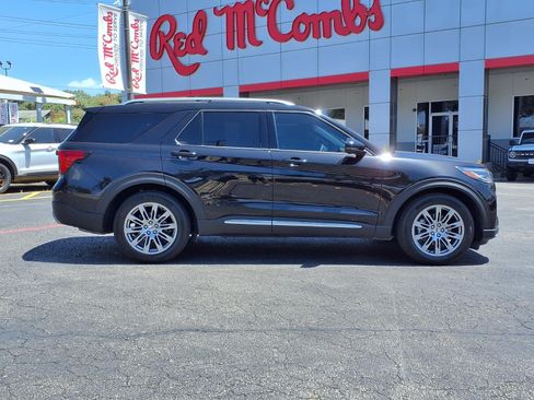 Certified 2025 Ford Explorer Platinum RWD image 5