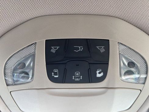 Certified 2018 Chrysler Pacifica Touring-L image 28