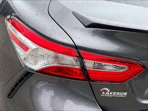 Used 2020 Toyota Camry SE FWD image 23