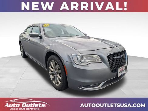 Used 2018 Chrysler 300 Limited AWD/4WD image 1