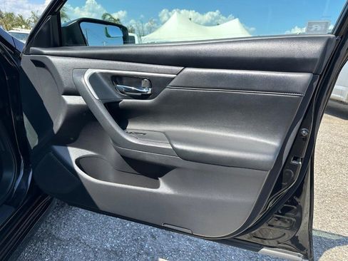 Used 2017 Nissan Altima 2.5 SR image 19