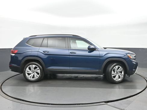 Used 2023 Volkswagen Atlas SE AWD/4WD image 2