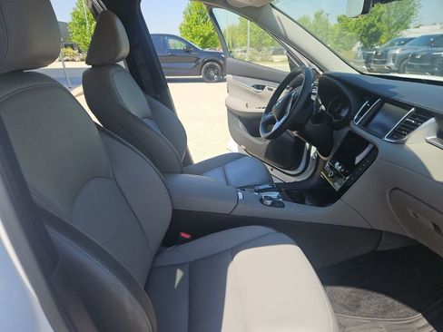 Used 2023 INFINITI QX50 Luxe AWD/4WD image 17