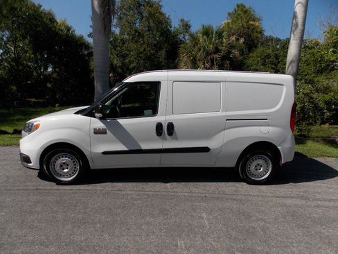 Used 2022 RAM ProMaster City Tradesman FWD image 11