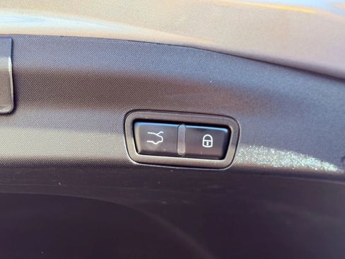 Used 2018 Alfa Romeo Stelvio AWD w/ Convenience Package image 37