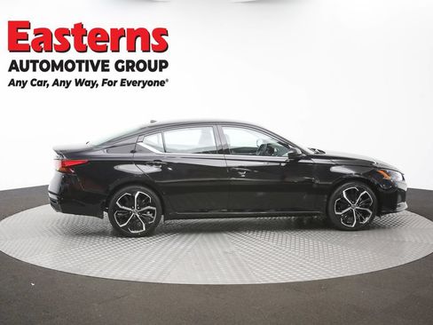 Used 2025 Nissan Altima 2.5 SR FWD image 40