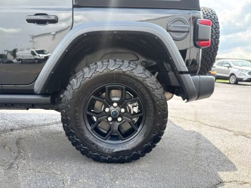 Used 2024 Jeep Wrangler Unlimited AWD/4WD image 40
