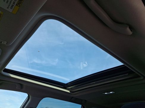 Used 2023 Subaru Forester Premium image 14