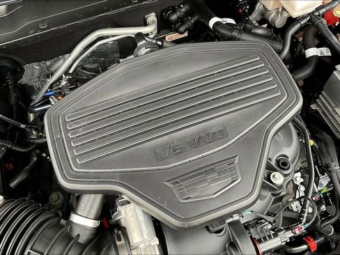 Used 2025 Cadillac XT5 Sportv w/ Technology Package AWD/4WD image 29