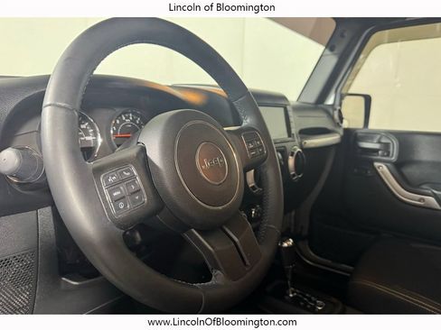 Used 2015 Jeep Wrangler Unlimited Sahara w/ Mopar Chrome Edition Group AWD/4WD image 31