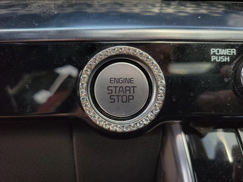 Used 2022 Kia Carnival SX Prestige image 21