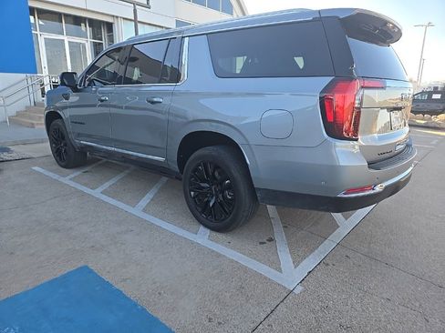 Used 2025 GMC Yukon XL Elevation w/ Elevation Premium Package image 4