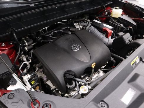 Used 2022 Toyota Highlander XLE image 14