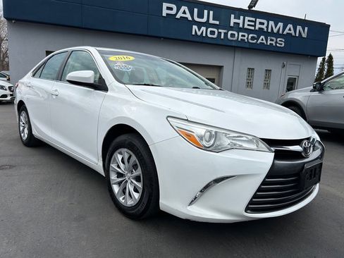 Used 2016 Toyota Camry LE FWD image 1