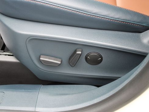 Used 2024 Ford Maverick Lariat image 13