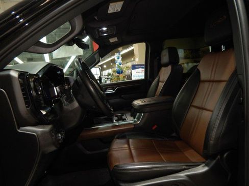 Used 2025 Chevrolet Silverado 2500 High Country w/ High Country Premium Package image 21