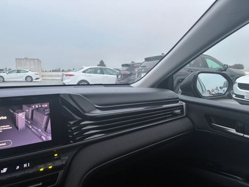 Used 2025 Toyota Camry LE image 33