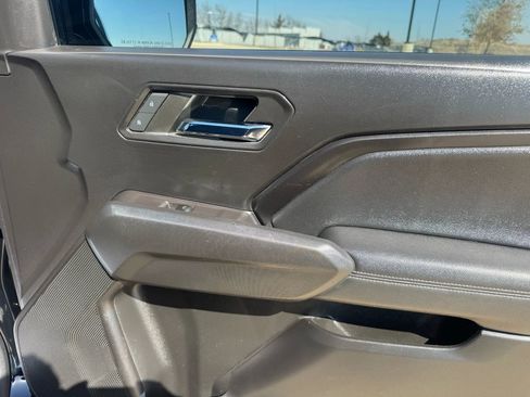 Used 2023 Chevrolet Colorado LT image 37