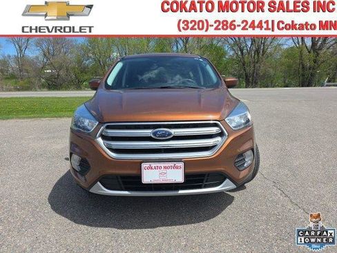 Used 2017 Ford Escape SE w/ SE Cold Weather Package AWD/4WD image 2
