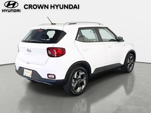 Certified 2024 Hyundai Venue SEL image 5